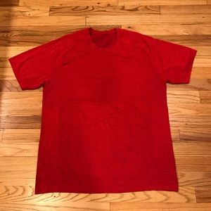Lululemon Athletica Men’s Short Sleeve Shirt Size XL Color Red Athletic Grunge